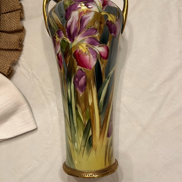 Vintage Antique Hand Painted Japanese Iris Urn Vase - Picture 4 of 7